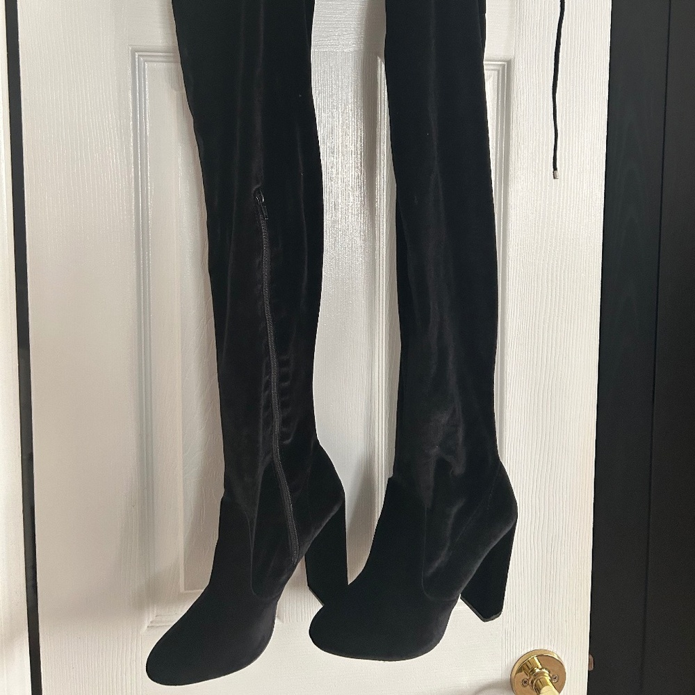 STUNNING Black Faux Velvet Over-the-Knee Boots | Size 7.5 | Chic & Chic